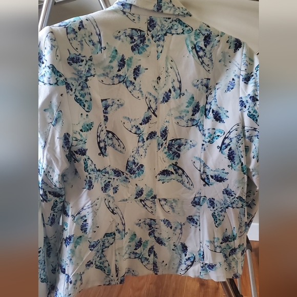 Beautifu blazer - Picture 4 of 4